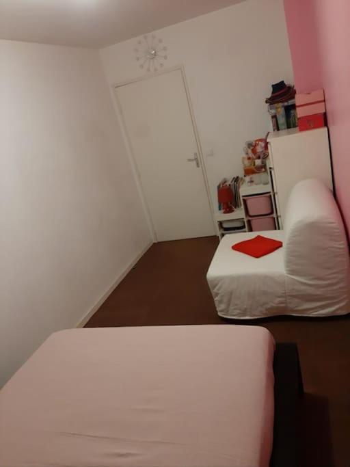 Joli Appartement Avec Jardin Et 2 Parkings Prives Argenteuil Exterior photo